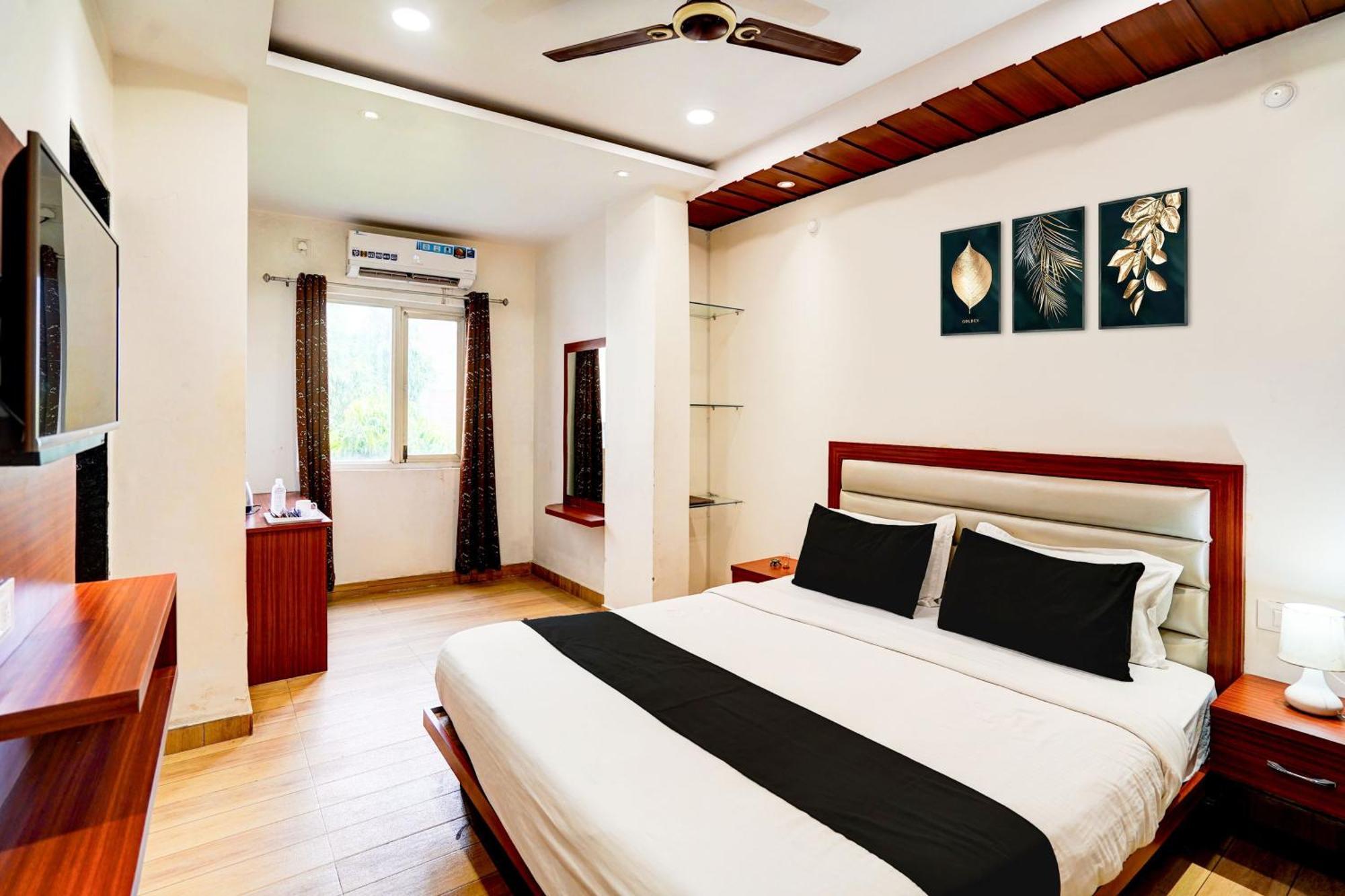 Hotel Townhouse Ram Katora Near Vishwanath Temple Formerly Sv Grand Waranasi Zewnętrze zdjęcie