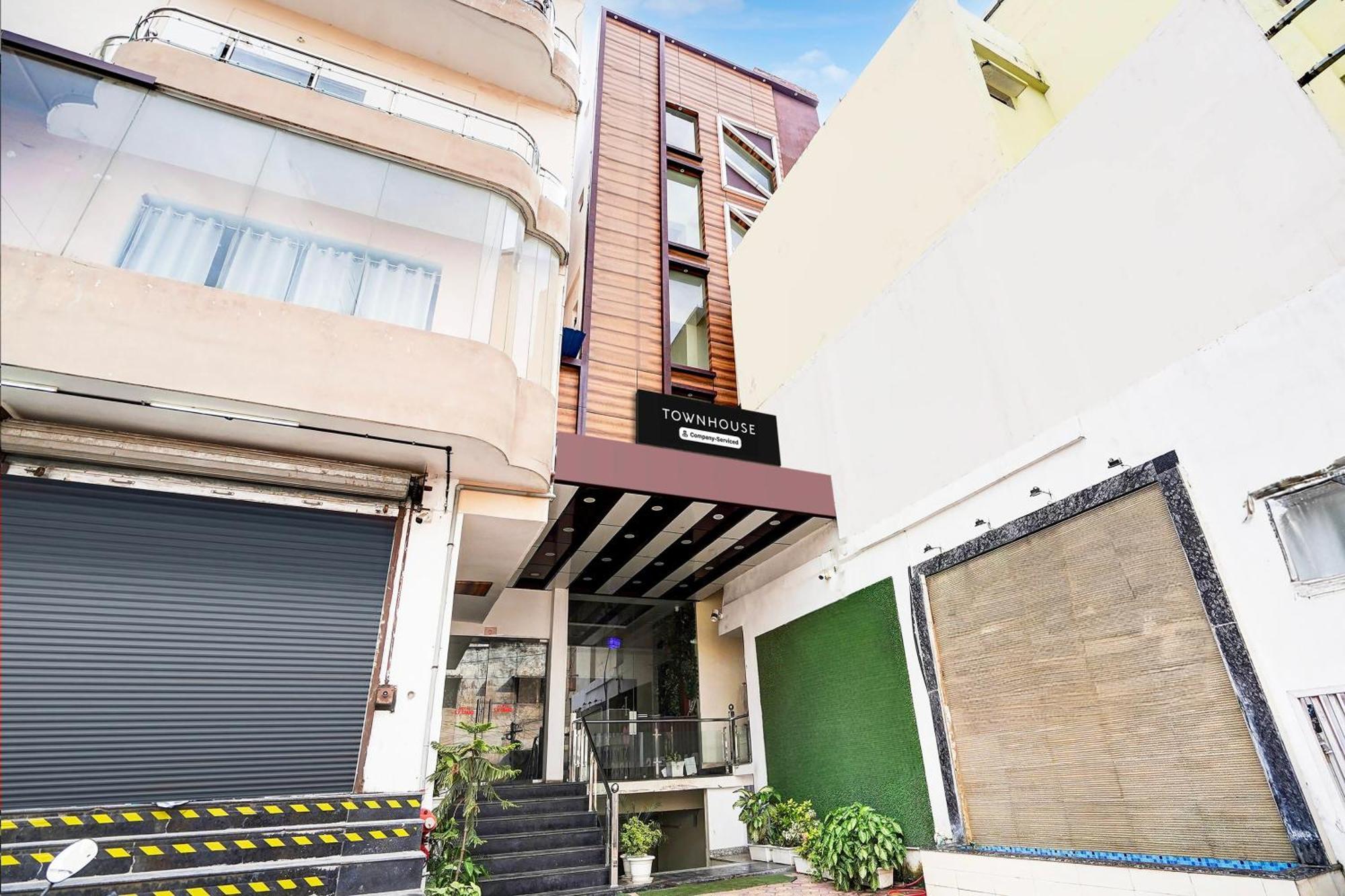 Hotel Townhouse Ram Katora Near Vishwanath Temple Formerly Sv Grand Waranasi Zewnętrze zdjęcie