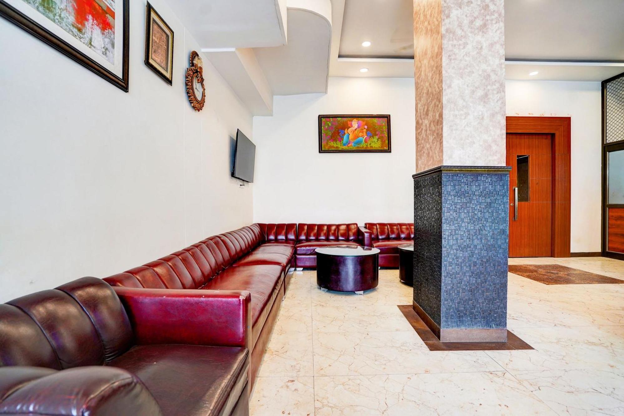 Hotel Townhouse Ram Katora Near Vishwanath Temple Formerly Sv Grand Waranasi Zewnętrze zdjęcie