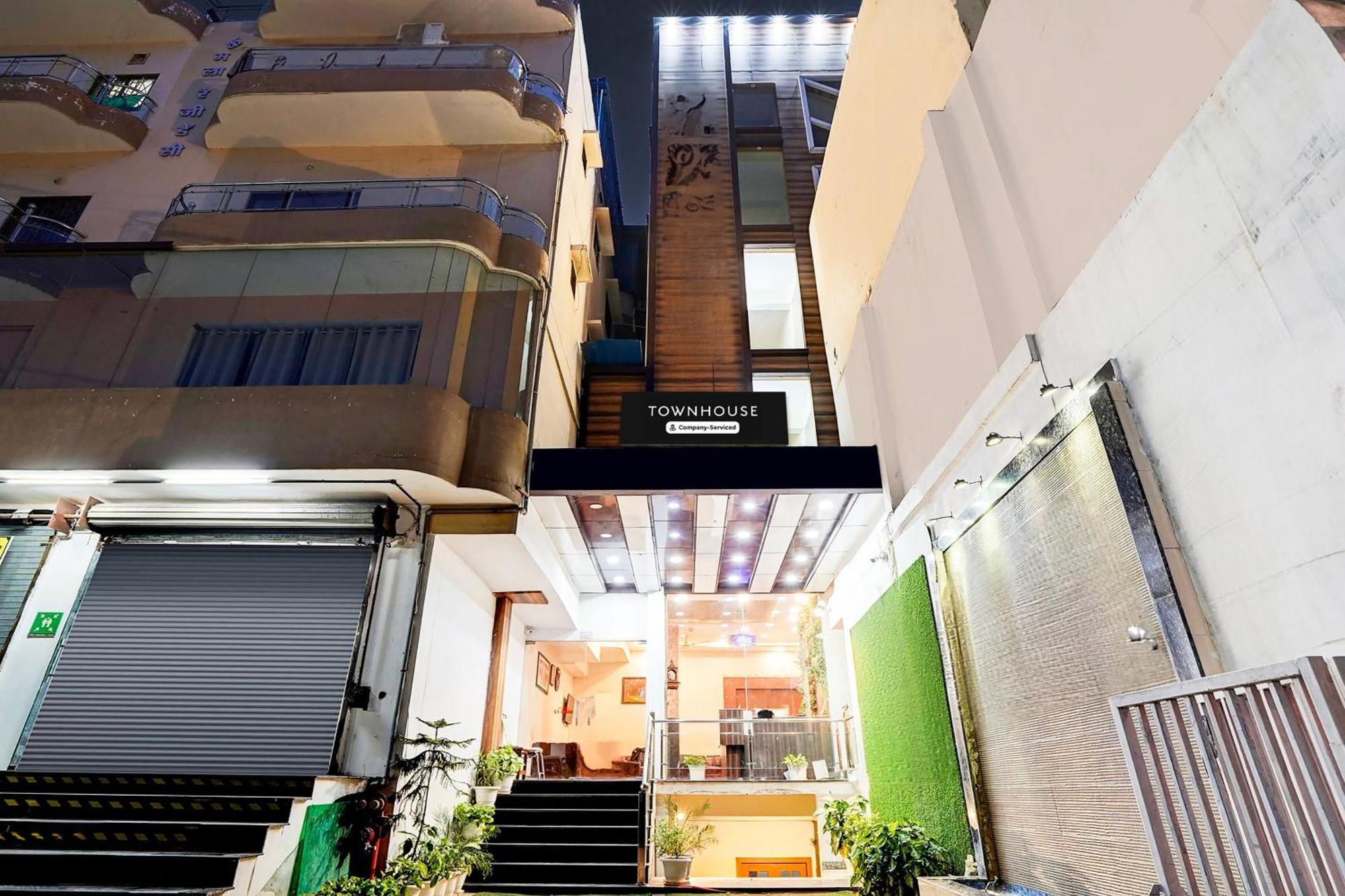 Hotel Townhouse Ram Katora Near Vishwanath Temple Formerly Sv Grand Waranasi Zewnętrze zdjęcie