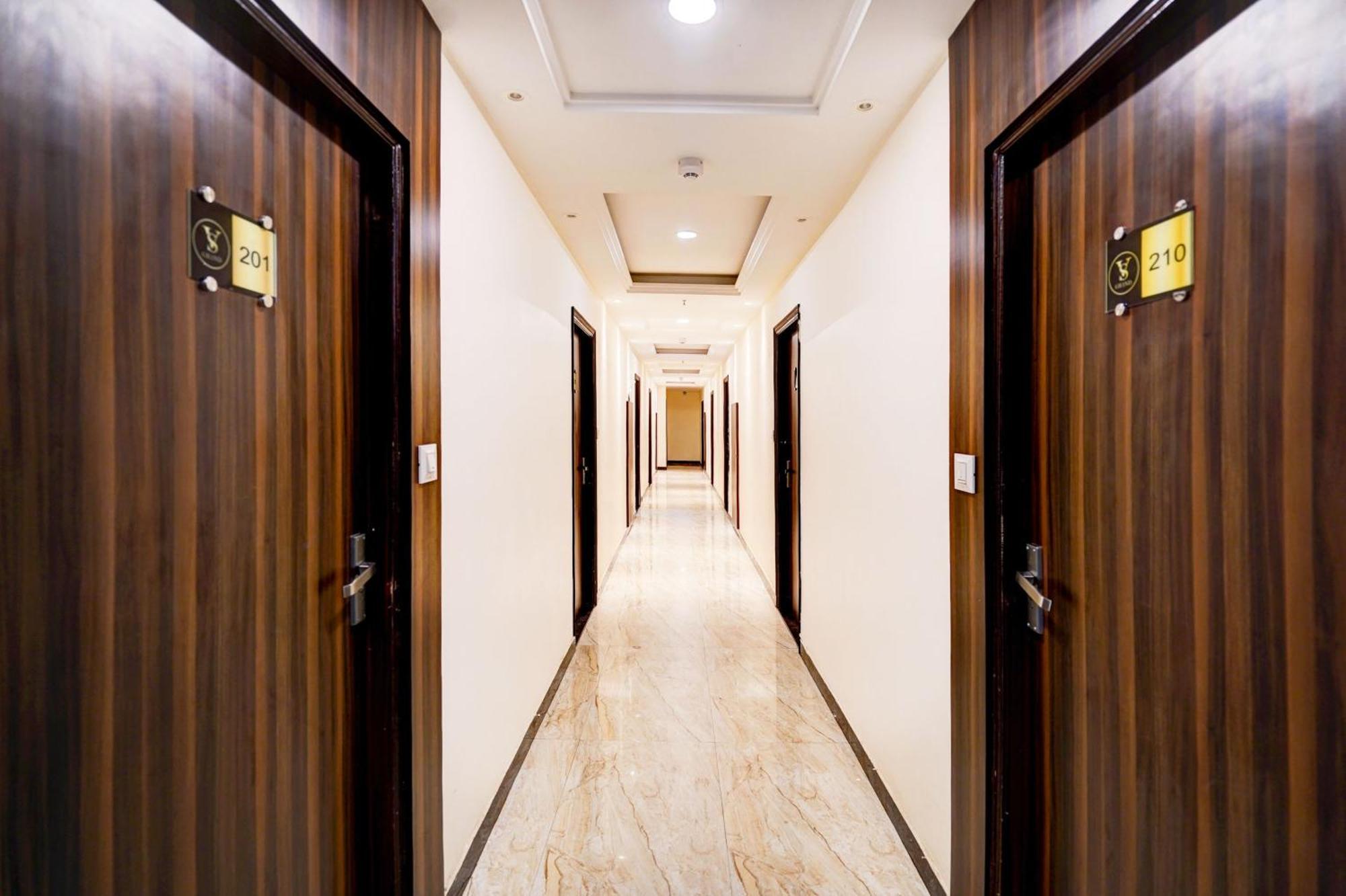 Hotel Townhouse Ram Katora Near Vishwanath Temple Formerly Sv Grand Waranasi Zewnętrze zdjęcie