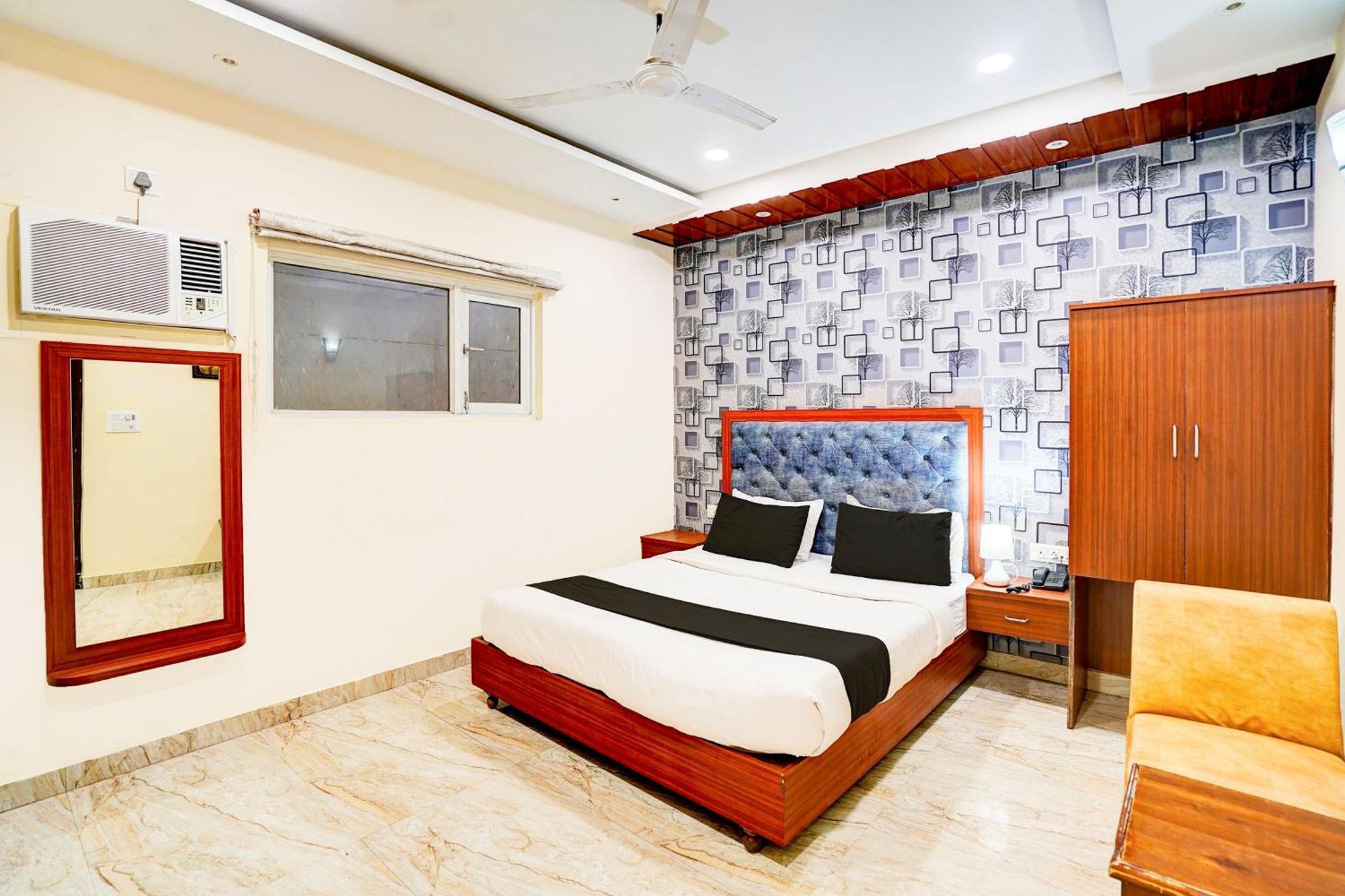Hotel Townhouse Ram Katora Near Vishwanath Temple Formerly Sv Grand Waranasi Zewnętrze zdjęcie
